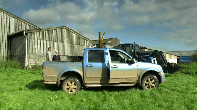 Les shows Farmer Tom some fencing which needs to be done
