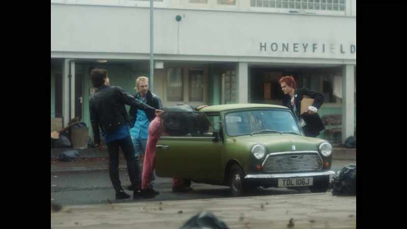 �� Let's all go to Jonesy's! Da-da-da-da ♪