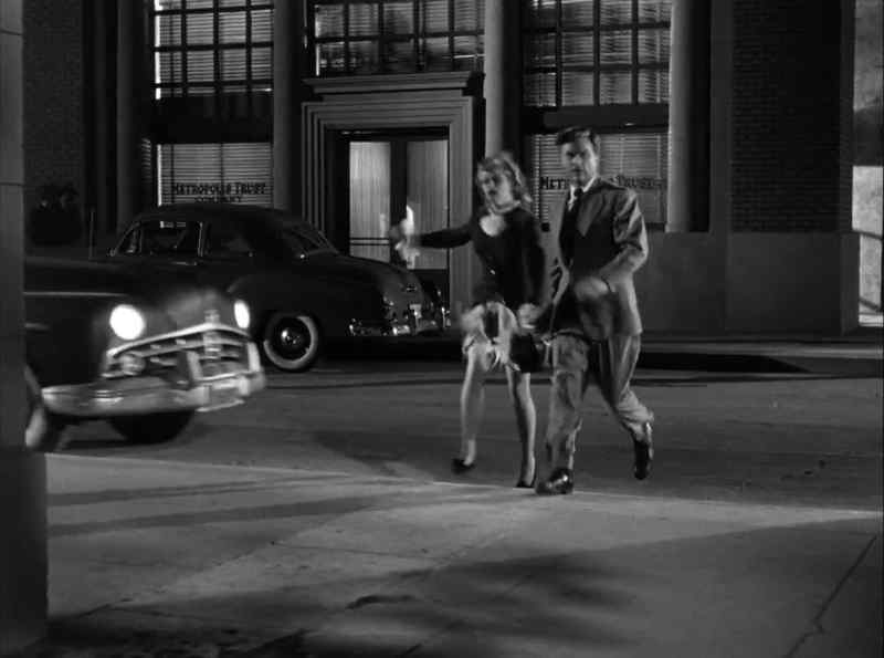 Let's catch a cab. - Hey, Briggs!