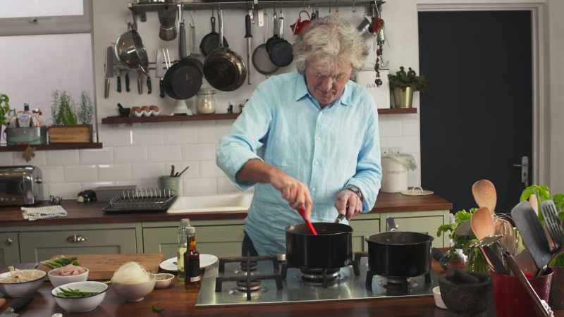 Let's cook that for a minute. Then we're gonna chuck