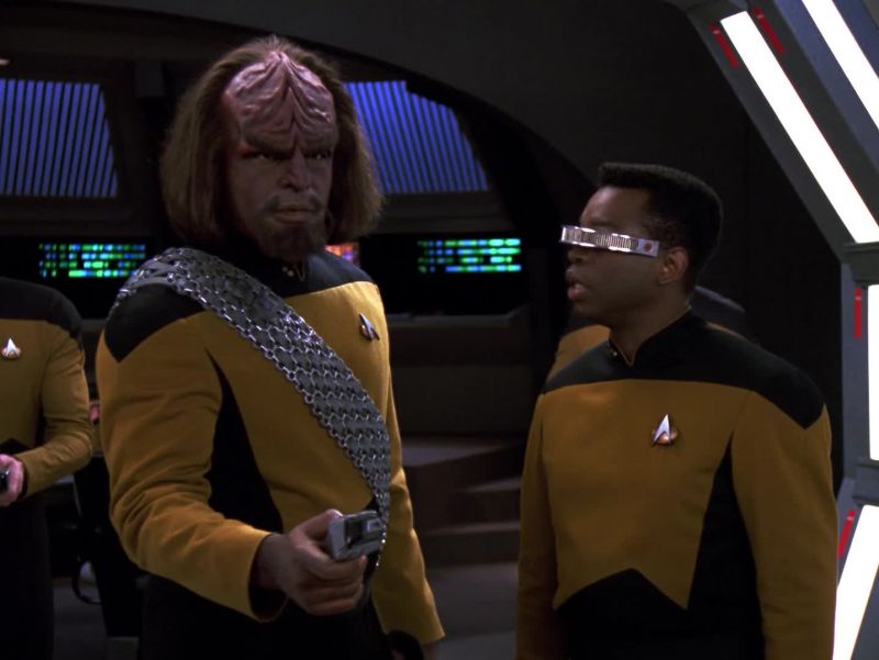 Let's get out of here. - Lower the force field