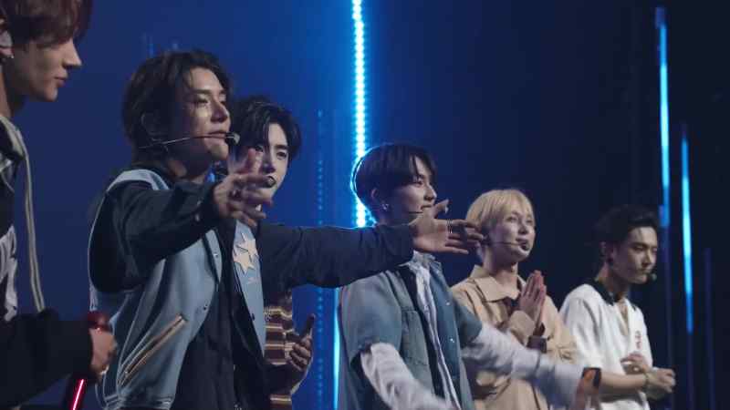 Let's give it up for Heeseung! Let's go!
