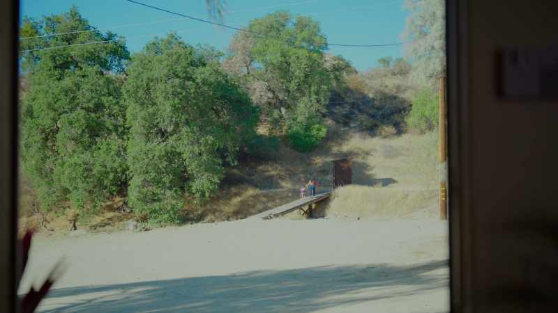 Let's go, let's keep going, go to the right