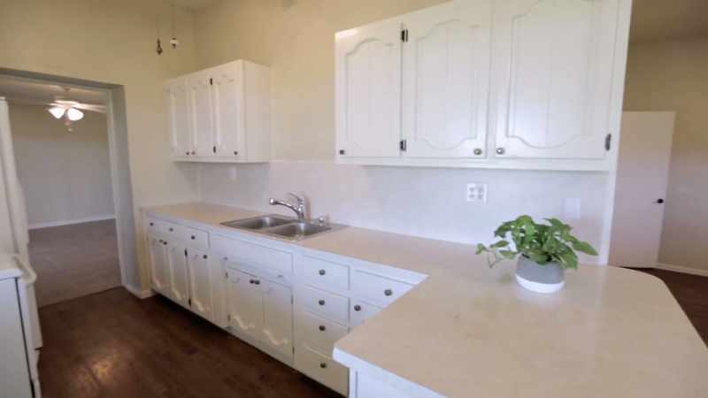 Let's move into the kitchen