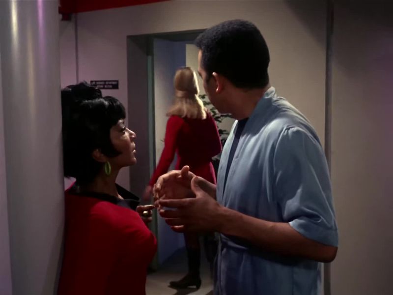 Lieutenant Uhura to the bridge