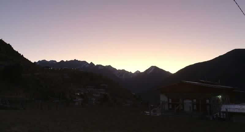 Life in Laya, it's cold, and it's remote