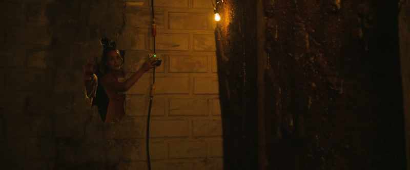 (light switch clicks) (dramatic music)