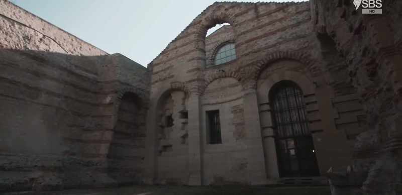 Like in this room, which has lost its roof, but which once housed