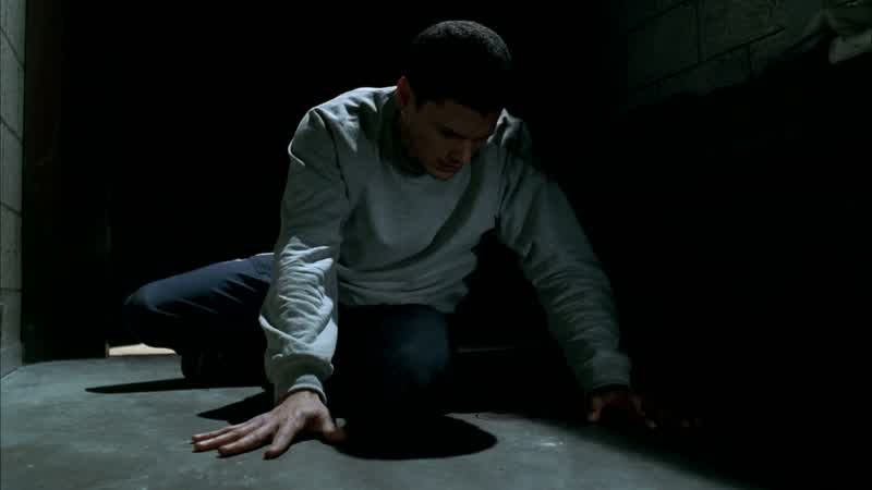 Linc? - What the hell are you doing in here?