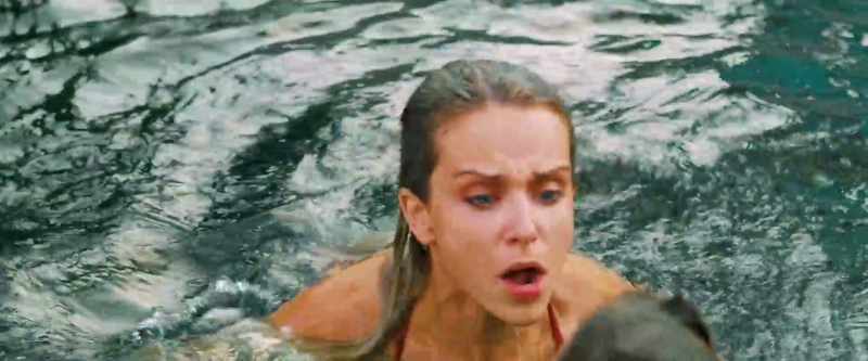 Lisa, Lisa! Swim to shore!