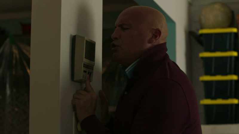 Listen, you psycho bitch, get the hell off my property!