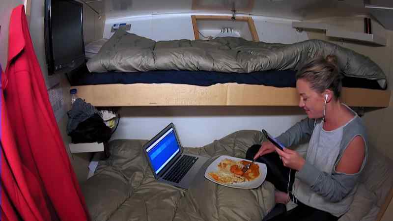 Living my best life, eating curry in my bed