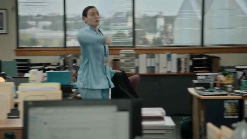 [Lizzie] Deborah popped outside for a smoke