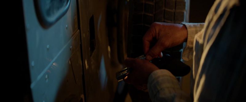 (LOCK CLICKS)