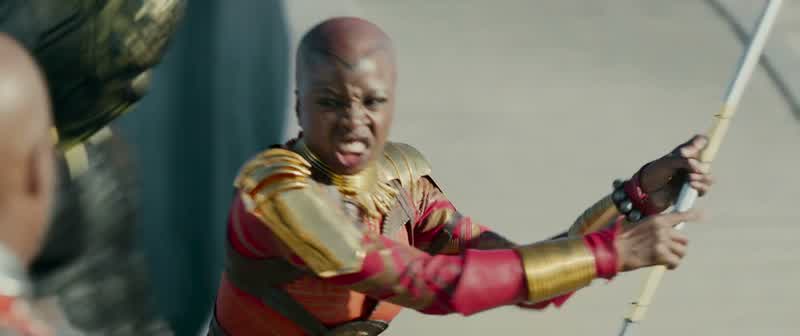 Lock! Get him down! Get the necklace! Get the necklace!