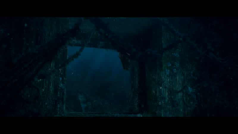 Whoa. Look at all that. They must have used the ship for battles or something. Yeah, great. Now let'