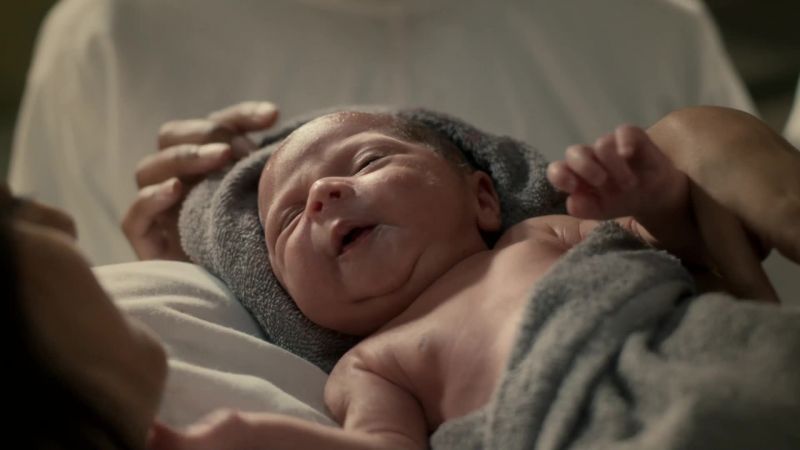 Look at his fingers!