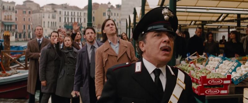 Look at that man! - What the hell?