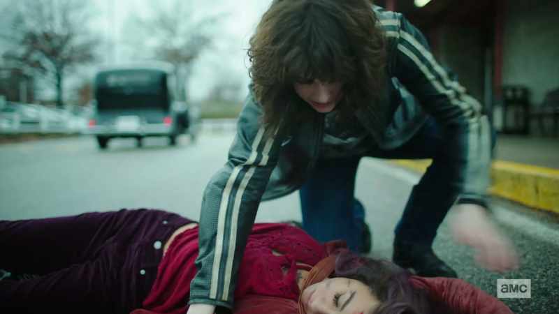 Look at me! Hey, hey, wake up! Hey, Maggie!