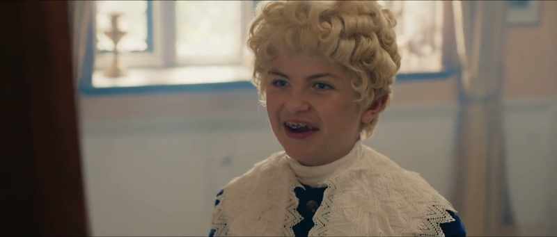 Look at me. I look so la-di-da
