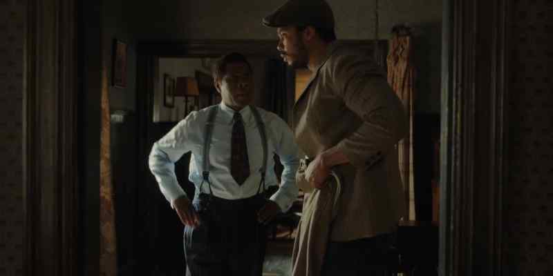 Look at that, Doaker. Don't he look nice? - Mm-hmm. That's a nice suit
