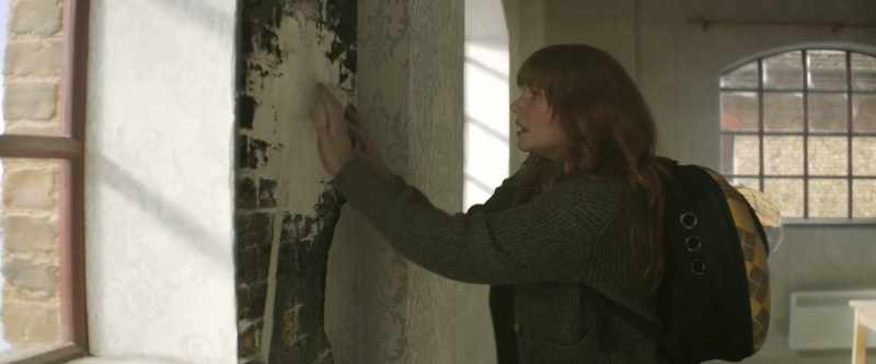 Look at this. - That's Spackle. That's plaster. Let's go