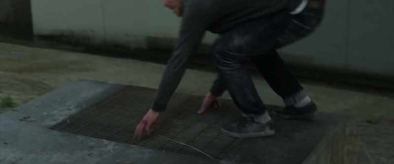 Look, find an opening! Look! There's one