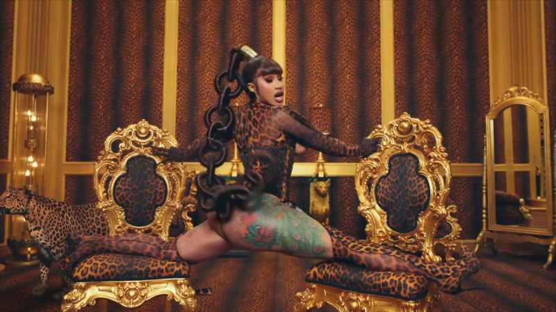 ��♪ Look, I need a hard hitter, I need a deep ♪♪