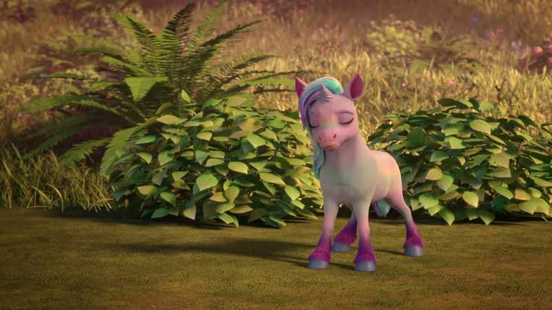 Look! Leaf, it's our littlest friend!