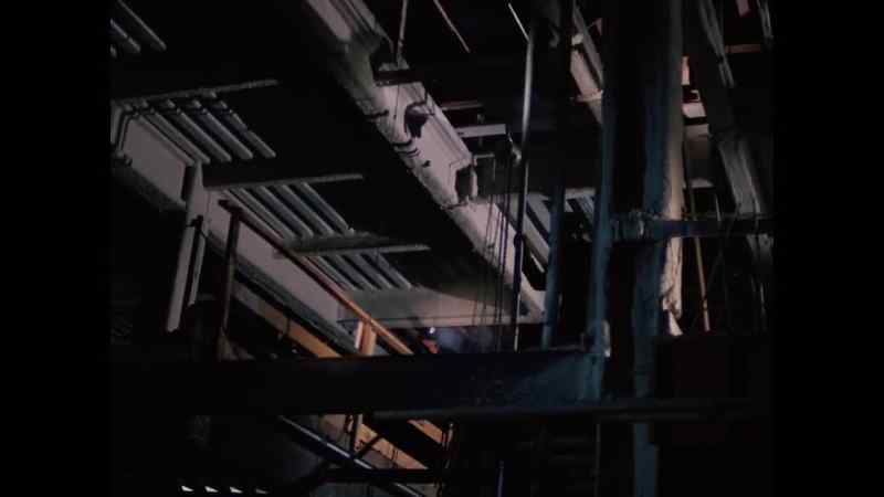 Look out! Look out! He's comin' down!