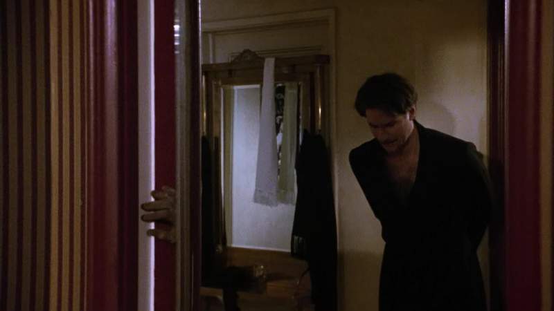 Lori get your clothes on your aunt's here