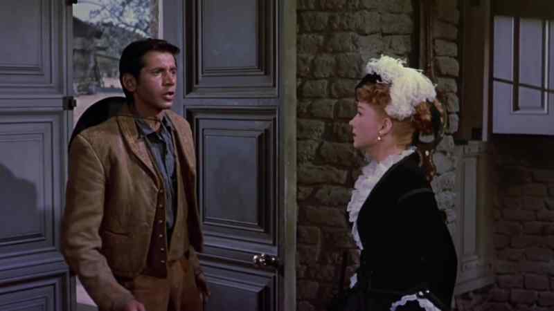 Lorna, wait. - Señor, a rider comes