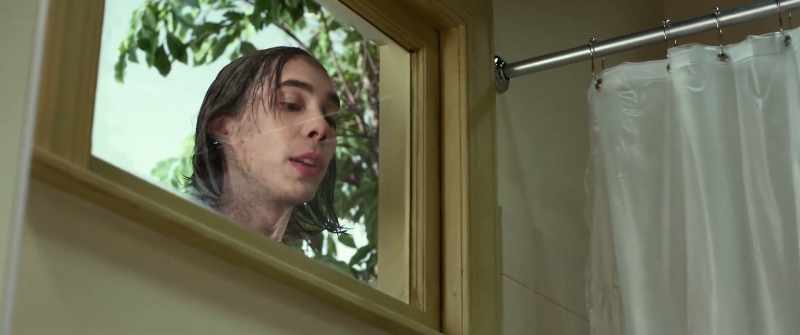 (loud knocking)
