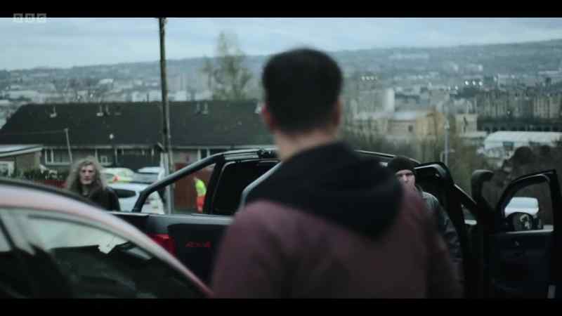 LOUD RAP MUSIC PLAYS IN CAR