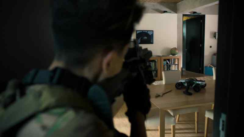 Lower your weapon, soldier
