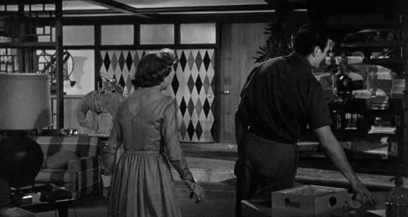 ls it getting dark in here? - Yes, darling, it is