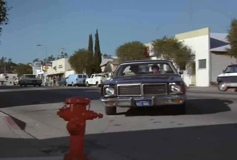 Lsn't that your son's car up ahead?