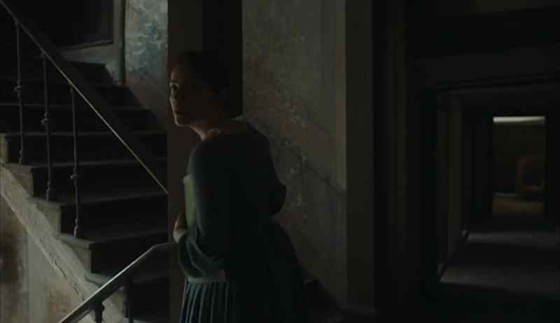 Lucia killed herself. - No!