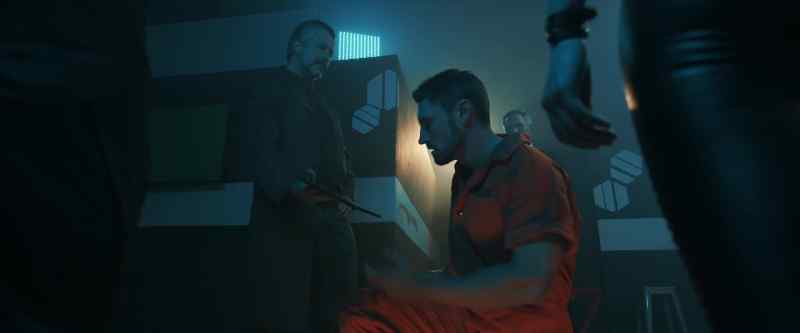 [Luke grunts]