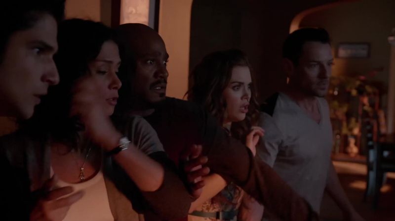 (lydia screams)