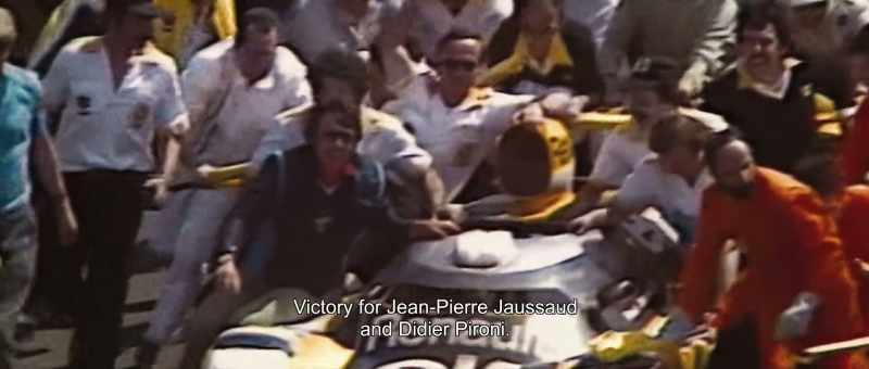 Mă aflu lângă Didier Pironi. Plouă cu șampanie!