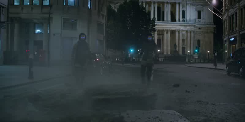 M! They are coming! Petrol cap, go!