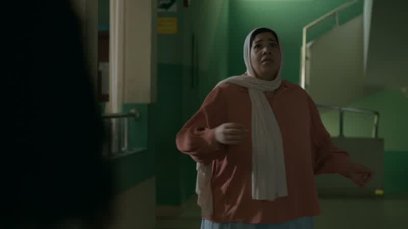 ما الأمر؟ ماذا حدث؟ يا فتيات، اجلسن!