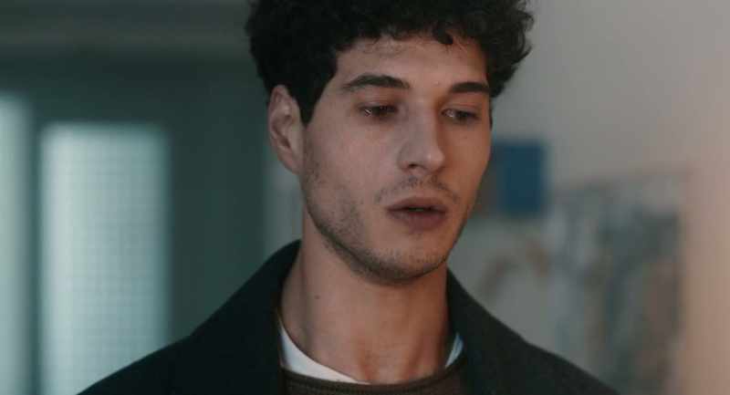 Ma tu stavi con lui? - Sono un suo amico