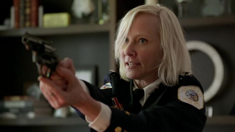 Ma'am, put the gun down