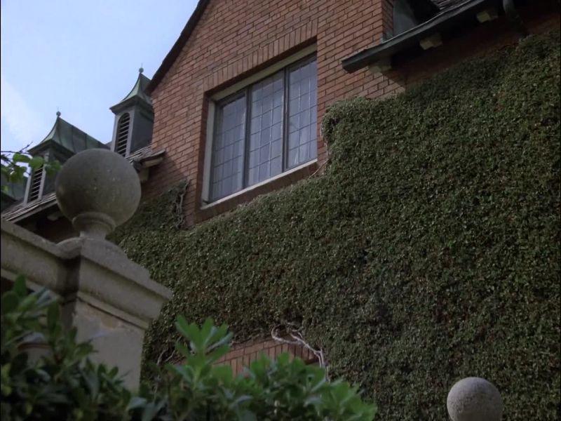 MACGYVER: There's the signal