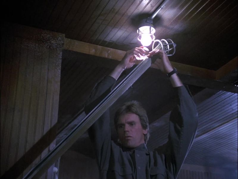 MacGyver, what are you doing?