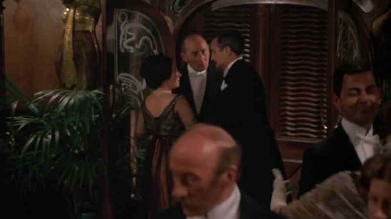 Madam is leaving. - Yes, monsieur, come on