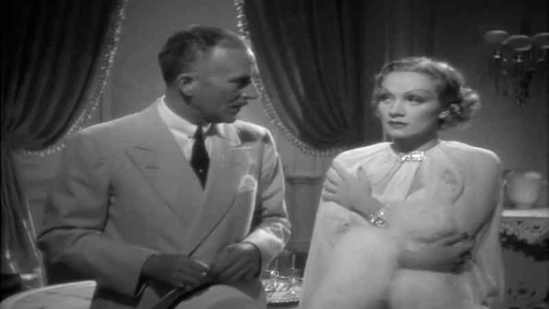 Madeleine, where are those pearls?