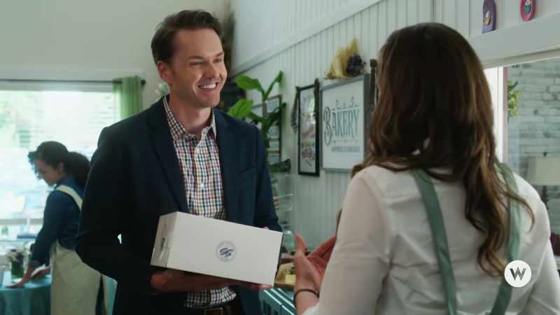 [Maggie and Michael laughing]